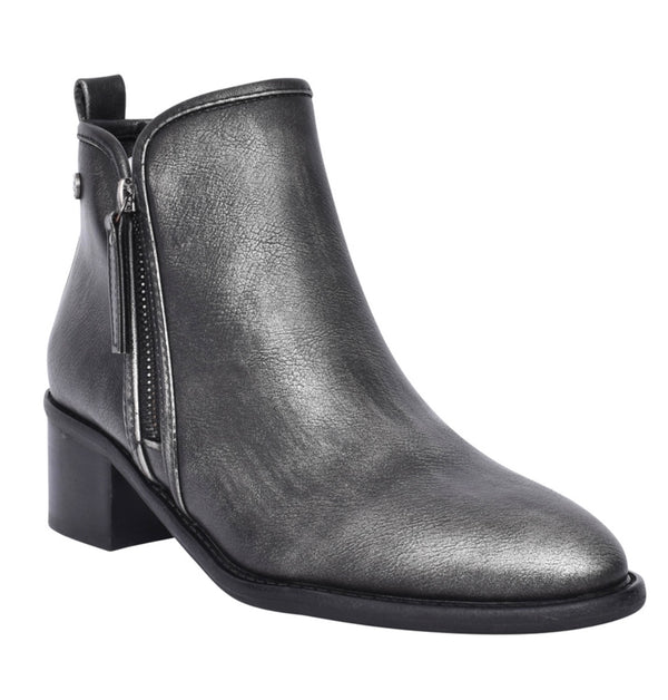 XTI Plumb Block Heel Ankle Boots