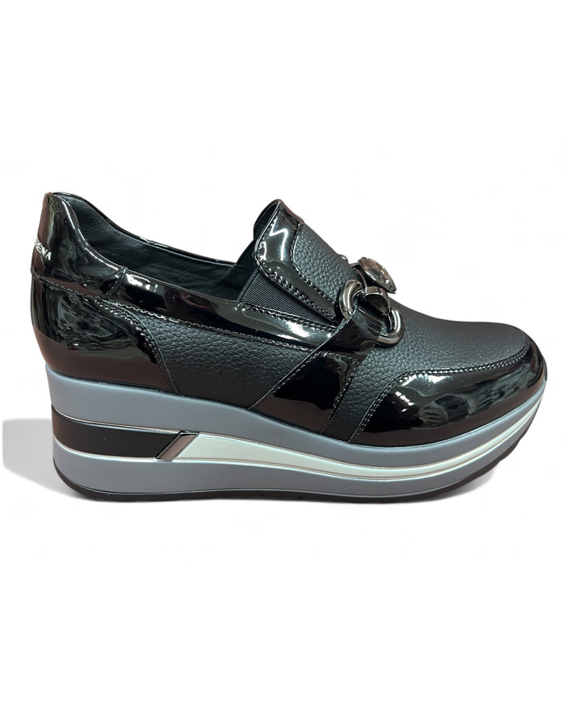 Donna Serena Black Leather Wedge Loafers