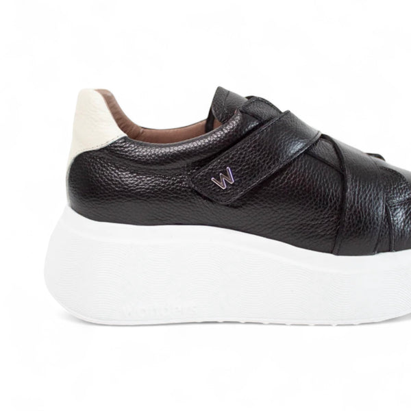 Wonders Black Leather Velcro Fastening Trainers